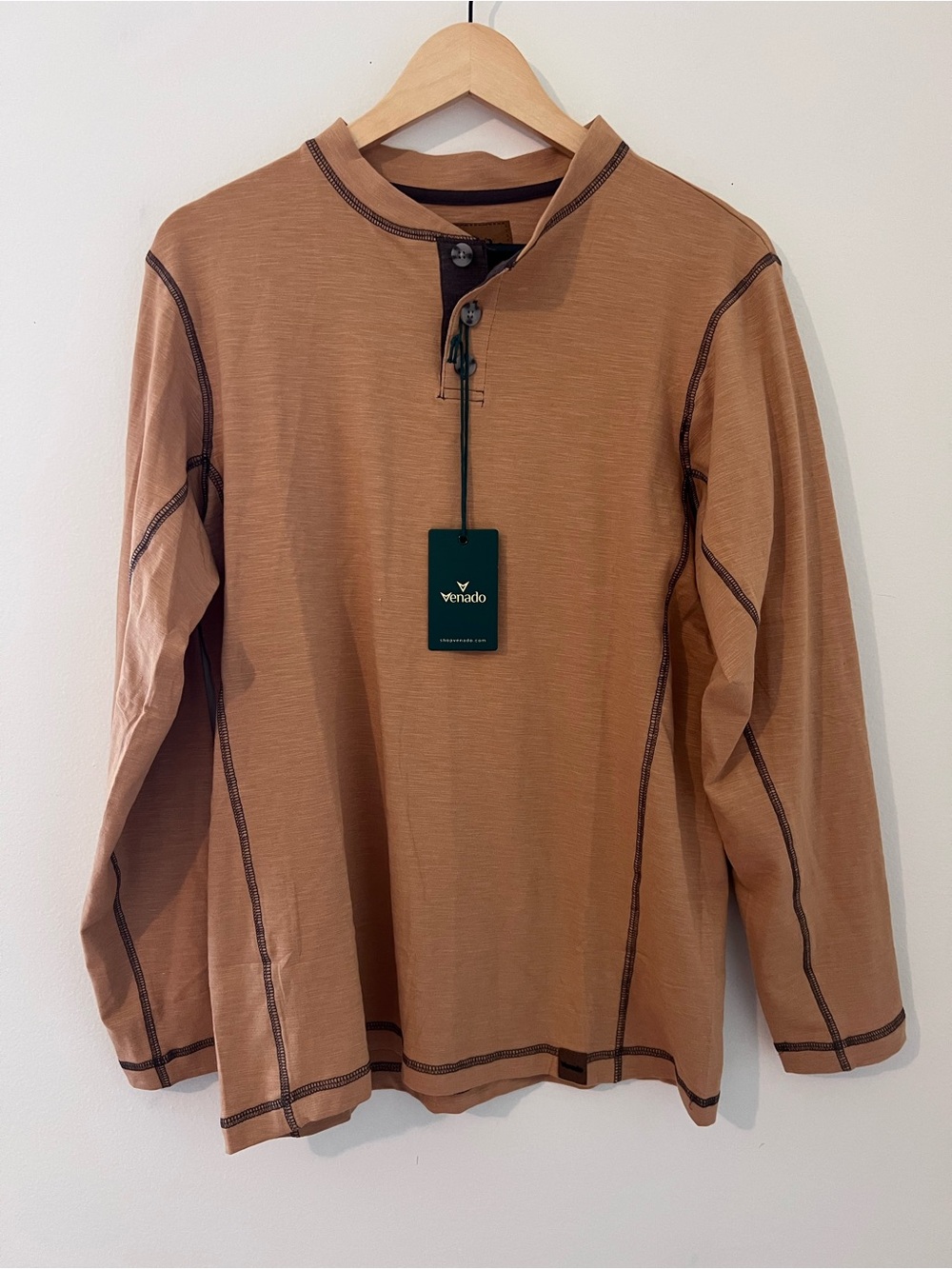 NWT Venado Men’s Long-Sleeve Henley Shirt in Iced Coffee